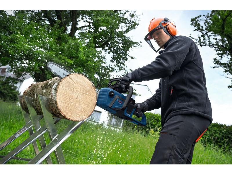 Akumulatorska verižna žaga Bosch GKE 18V-40, 06008D3001